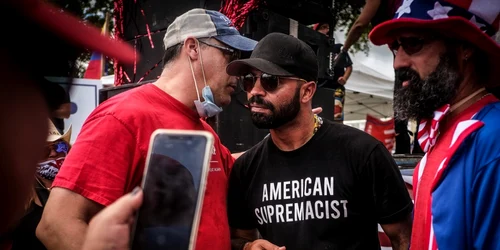 .Liderul grupării Proud Boys  Enrique Tarrio la marşul Latinii pentru Trump Miami Octombrie 2020 FOTO EPA-EFE