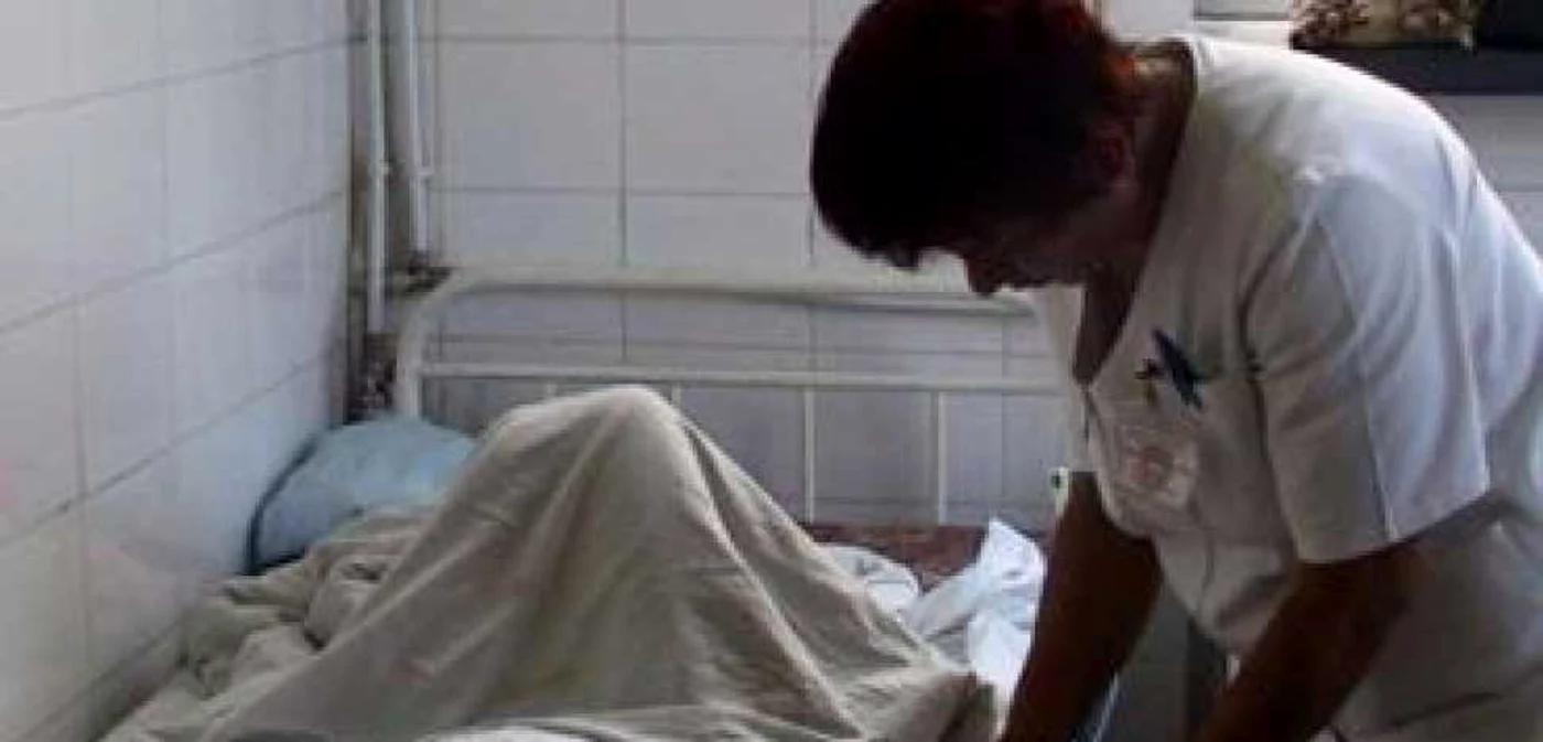 O yemenită de 12 ani a murit în timpul naşterii - Revista presei internaţionale