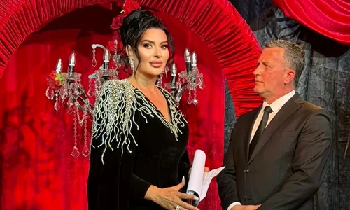 Lily Apostol și Codruț Kegheș (alias Dezbracatu.’) au fost prezentatorii Galei Royal Queen de la Galați foto: arhiva personală 