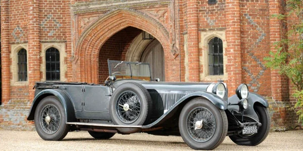Un Mercedes 1928, nerestaurat, a fost vândut la o licitaţie din Marea Britanie pentru o sumă peste aşteptări de 4,5 milioane de dolari
