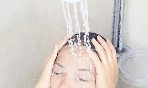 femeie dus12547 0 jpeg