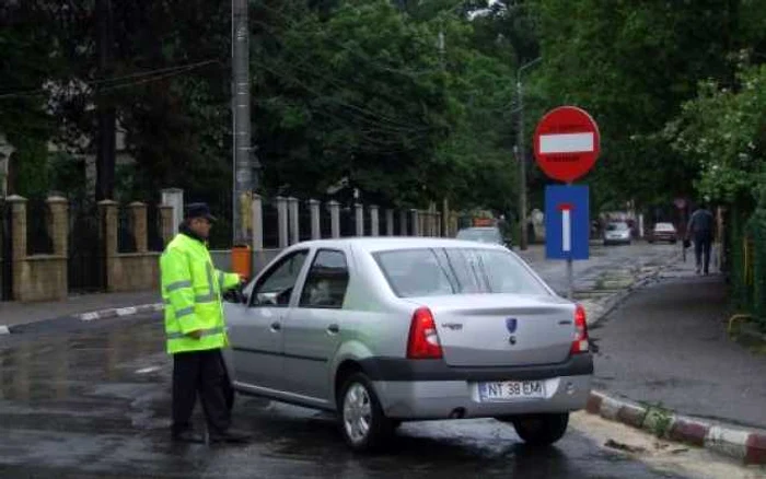 Lucrările la pasajul subteran au blocat traficul pe bulevardul Ştefan cel Mare