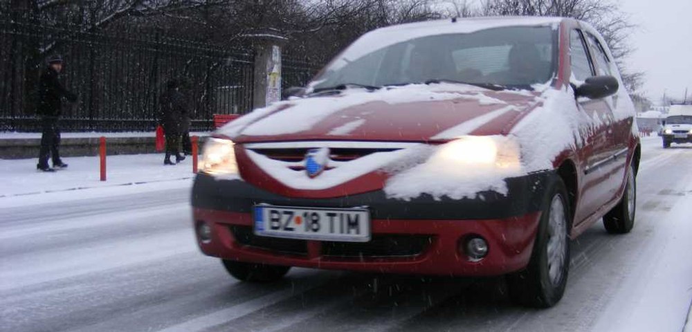INFOTRAFIC: se circulă în condiții de iarnă în 12 județe din țară. Care sunt regiunile afectate