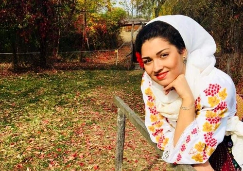 Muzica populară este pasiunea tinerei FOTO Arhivă personală A.P.