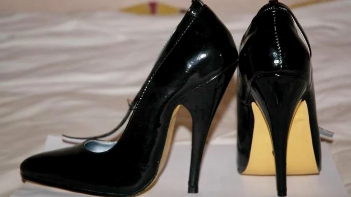 Stiletto, o scurtă istorie  De la armă mortală la simbol al eleganţei jpeg