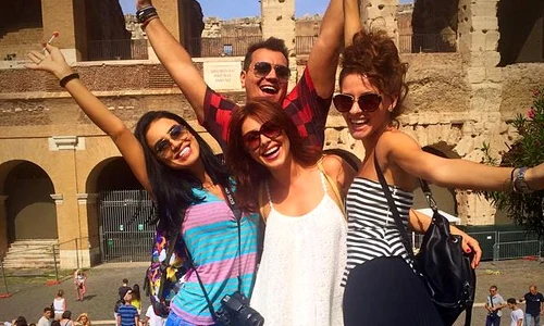 Adelina Pestrițu (28 de ani) a plecat în vacanță cu Ilinca Vandici (29 de ani), Ana Maria Barnoschi (23 de ani) și Bursucu jpeg