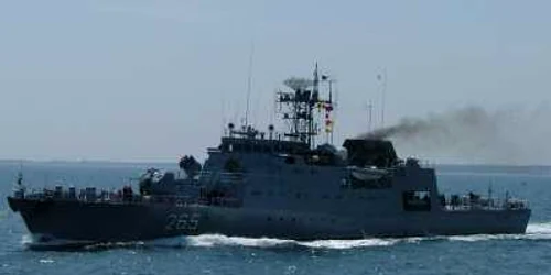Corveta are la bord un echipaj format din 90 de militari