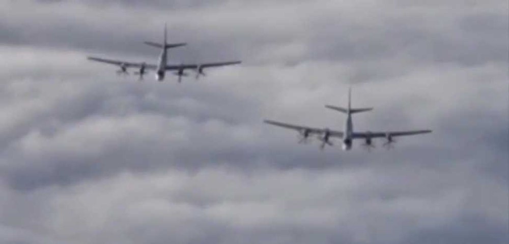 Alertă în Marea Neagră. Două bombardiere strategice ruse au survolat apele neutre