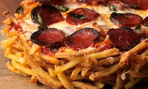pizza cu blat din cartofi prajiti jpg jpeg