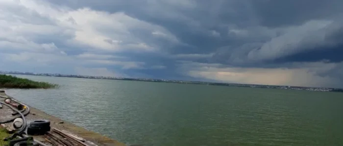 Judeţul Constanţa se află de sub avertizare cod portocaliu de vreme rea.Foto: captură video news.ro