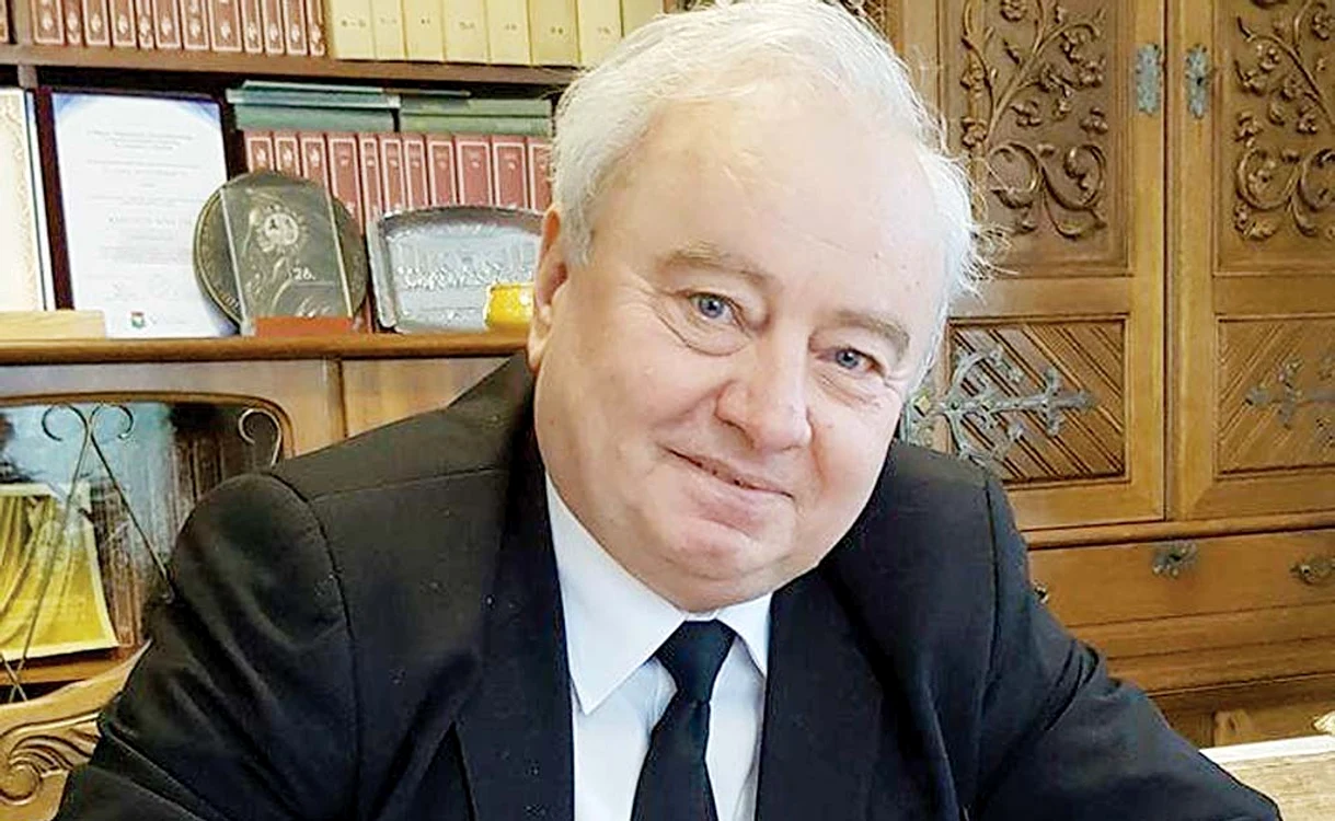 
    Cristian Pomohaci   