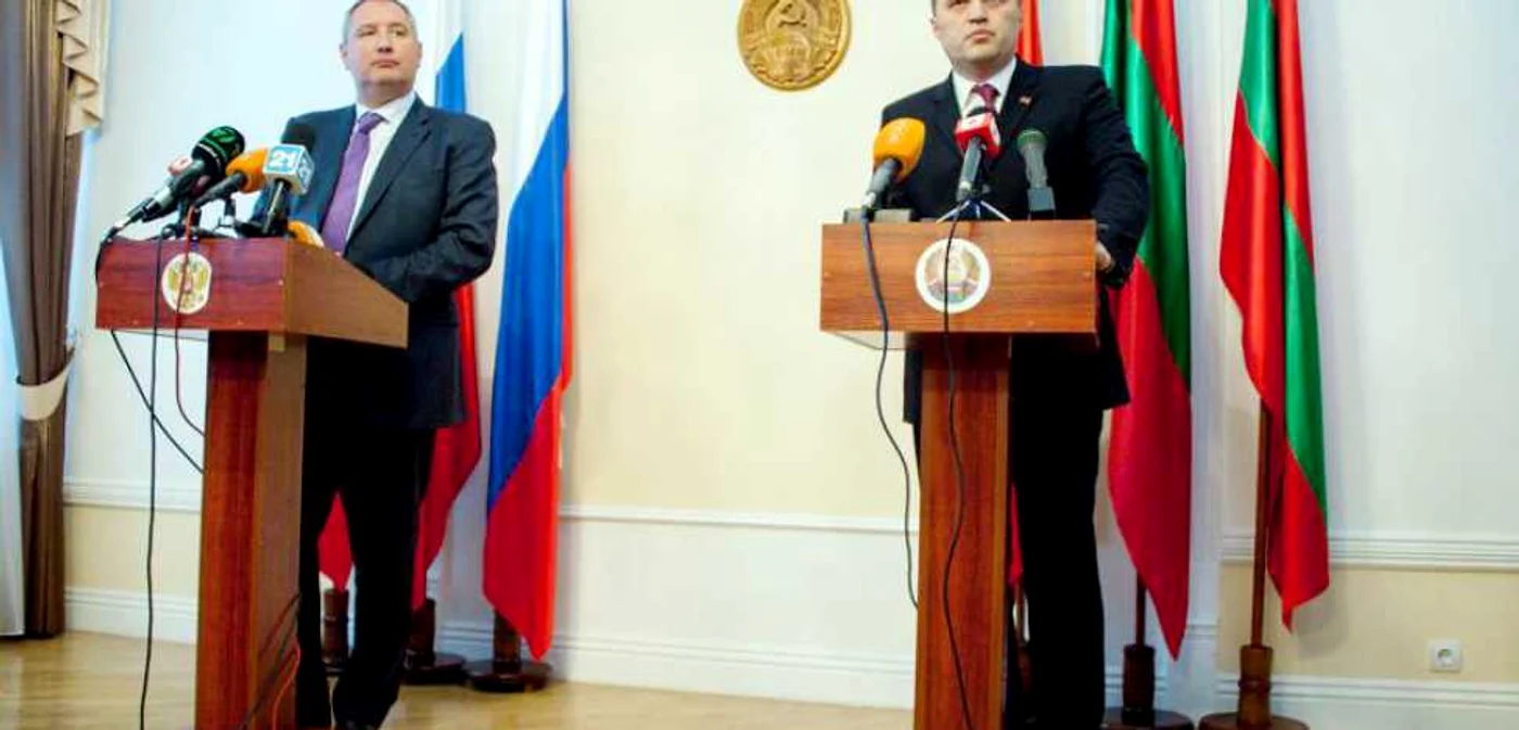 Evgheni Şevciuk şi Dmitri Rogozin au semnat, în iulie, la Moscova, şapte memorandumuri de cooperare FOTO: president.gospmr.com
