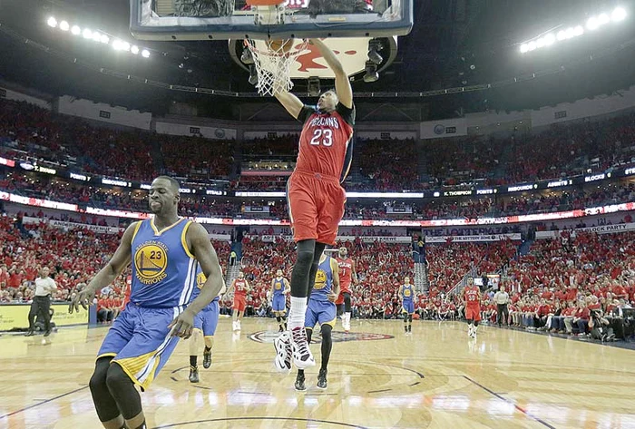 
    Anthony Davis e considerat  şi de fani, şi de specialişti  drept unul dintre cei mai valoroşi  jucători de baschet din NBAFoto: AP  