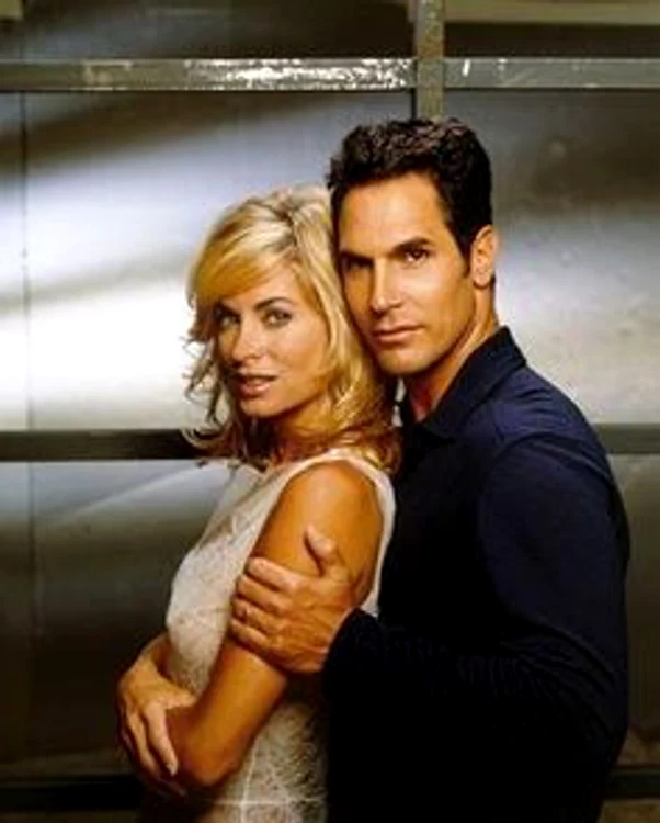 Din Diamont şi Eillen Davidson (Brad şi Ashley)