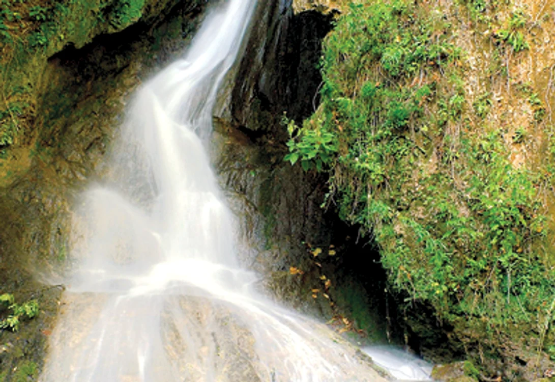 Reşiţa: Cascade unicat salvate de mizerie