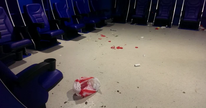 Mizeria lăsată de jucătorii Stelei în vestiare, după meci. FOTO SGU Ploieşti