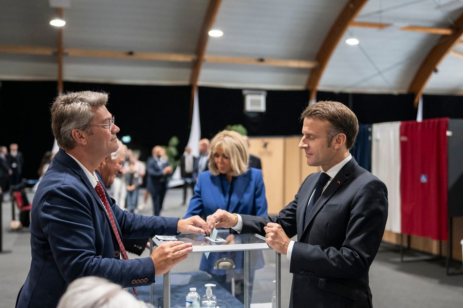  LIVE TEXT Rezultatele celui de-al doilea tur de scrutin în Frața. Stânga se clasează pe primul loc, iar extrema dreaptă pe trei, potrivit exit-poll-urilor