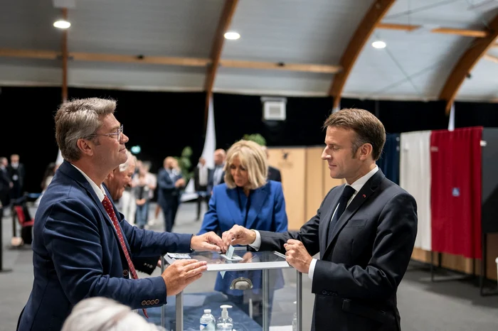 Stânga franceză s-ar putea alia cu partidul lui Macron. FOTO: Profimedia