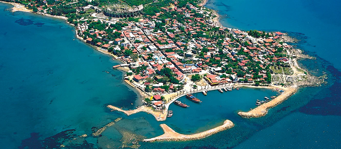 Cele mai frumoase plaje din Antalya: Side combină frumuseţea naturii cu latura istorică