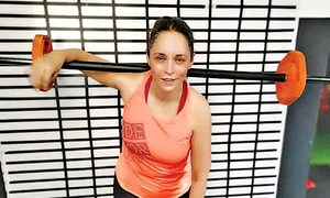 19 andreea marin in sala de sport jpeg