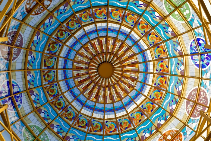 Cupola vitraliu unicat din Vâlcea remarcată de Academia Recordurilor Mondiale Foto Cătălin Mărgărit