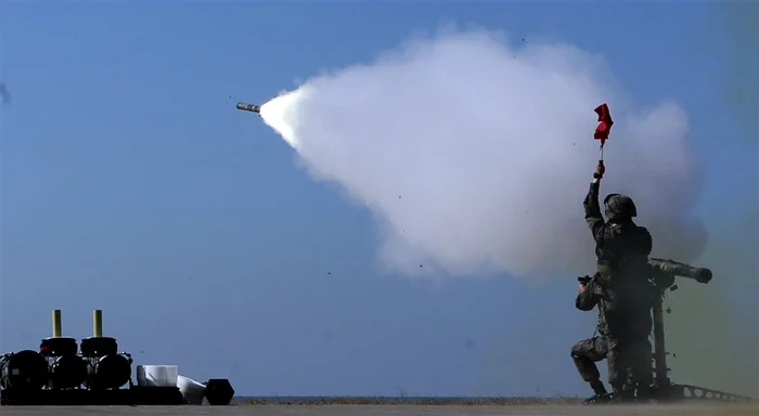 Exercițiu cu sistemul Mistral FOTO EPA-EFE