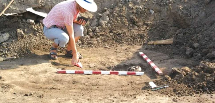 Arheologii lucrează pe şantierele viitoarelor autostrăzi Foto.Arhiva Adevarul