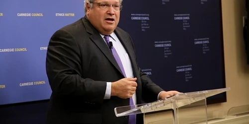 Robert Kagan/FOTO.https://www.carnegiecouncil.org/