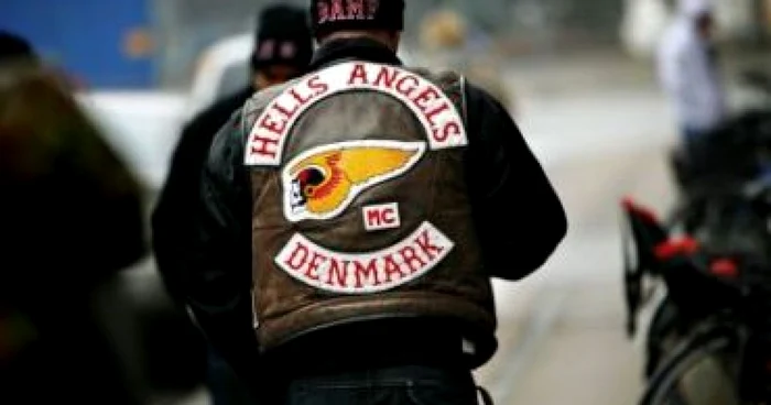 Un membru al bandei Hell's Angels, rănit într-un restaurant