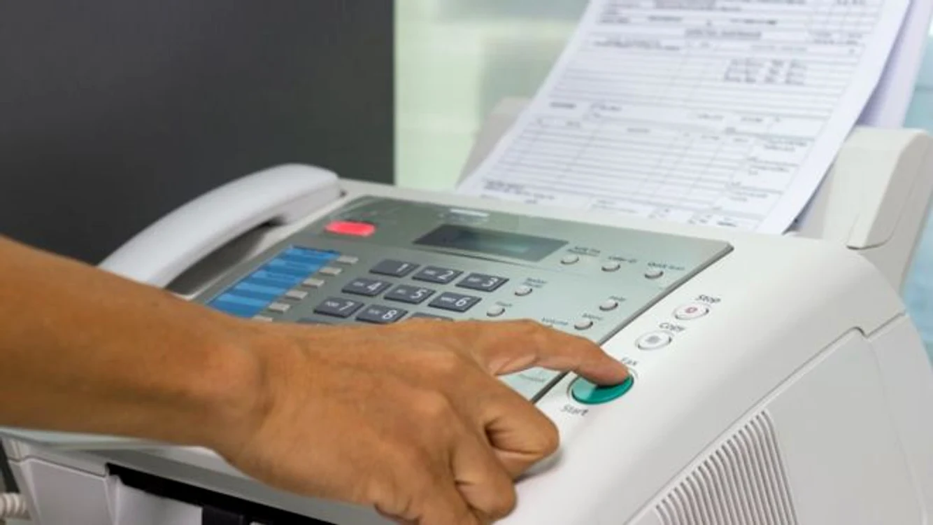 
    Un fax nefunțional a ”ratat” un decedat în statisticăFoto: captura BBC/gettly images  