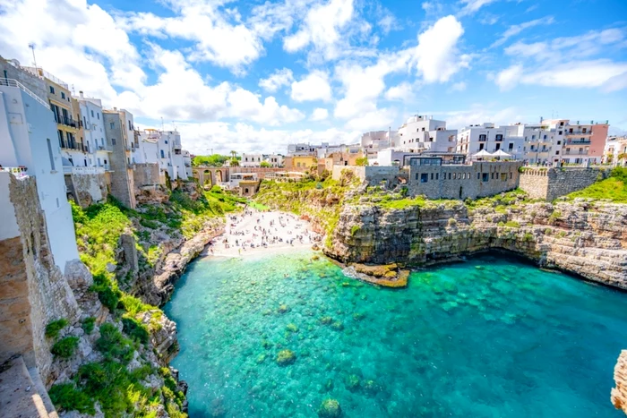 Polignano a Mare, destinația unde te vei simți ca într-un film italian / foto: Shutterstock