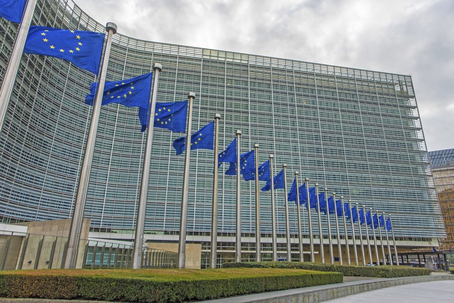 UE a transferat un pachet de ajutor de un miliard de euro către Kiev. Președinta CE: „Suntem alături de Ucraina pe termen lung”