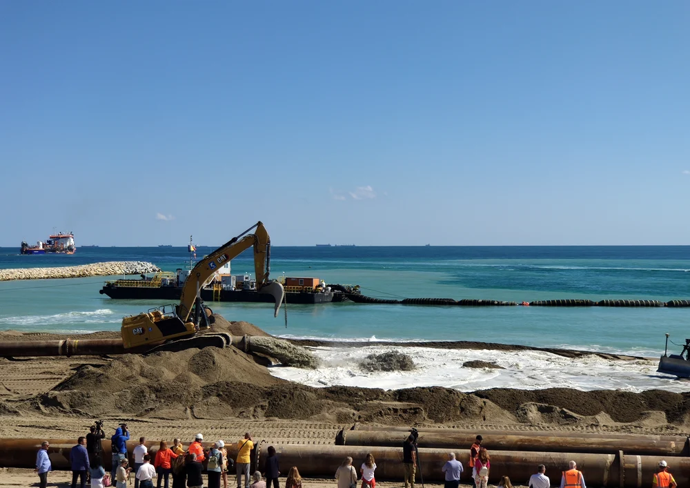 Lucrări de extindere a plajei din Eforie Sud FOTO: Călin Gavrilaș