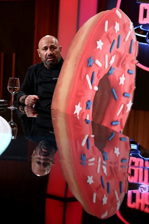 
    Cocuța și Bogdan Boantă, invitații surpriză de la Chefi la Cuțite  