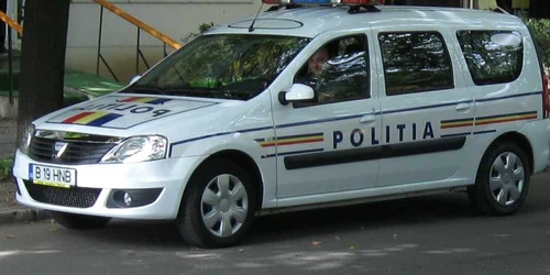 Poliţiştii au efectuat cercetări 