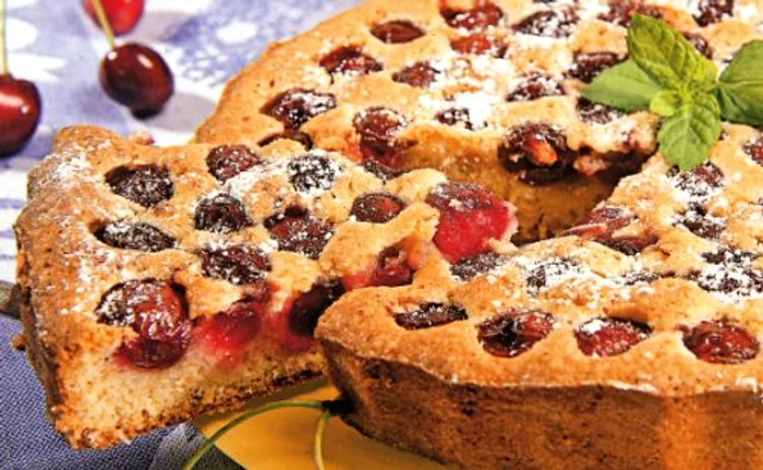 1365602977 0453tarta 20cu 20cirese jpeg