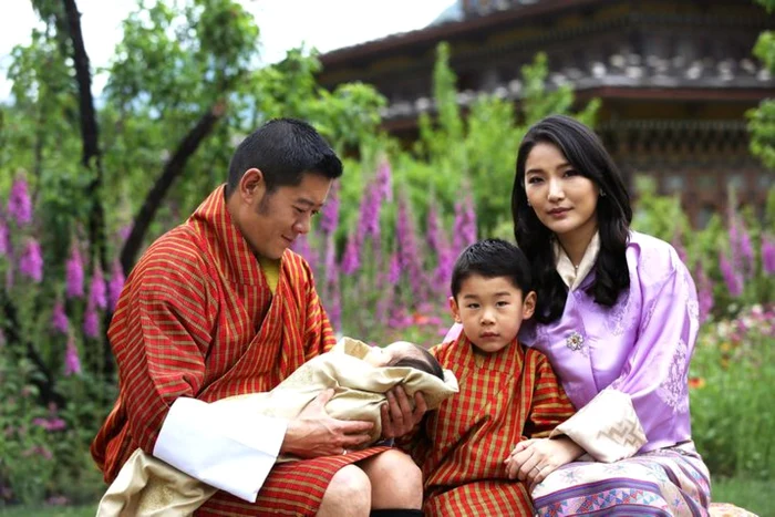 Regina Jetsun Pema are doi copii.