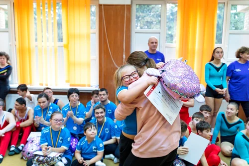 Antoanela Oltean a venit la competiția de la București cu 11 sportivi, 6 fete și 5 băieți. Foto SportsNet