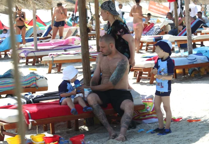 Nu şi-a scăpat din ochi copiii 