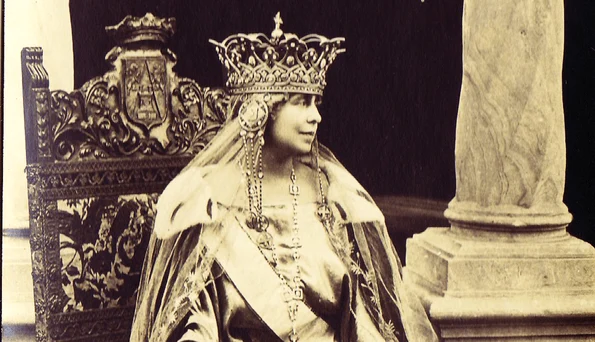 regina maria coroana png