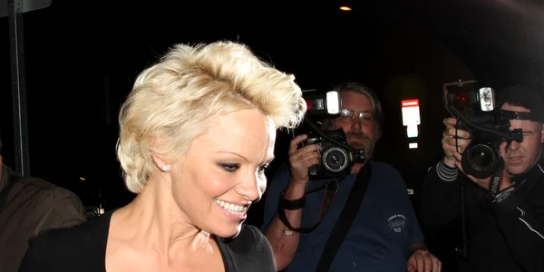 pamela anderson foto hepta 