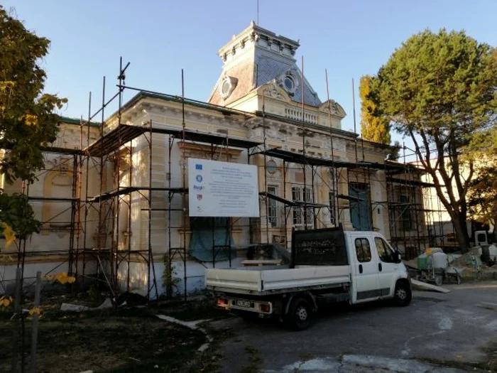 Casa Alaci se află în prim proces de consolidare  FOTO: Ştefan Borcea