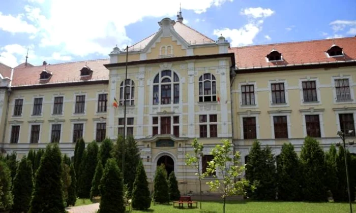Liceul teologic rakoczi ferenc targu mures 640x400 jpg