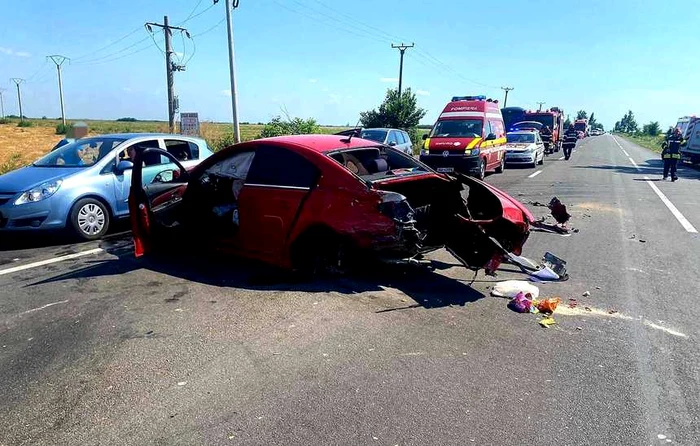 Accident pe DN2foto: News.ro