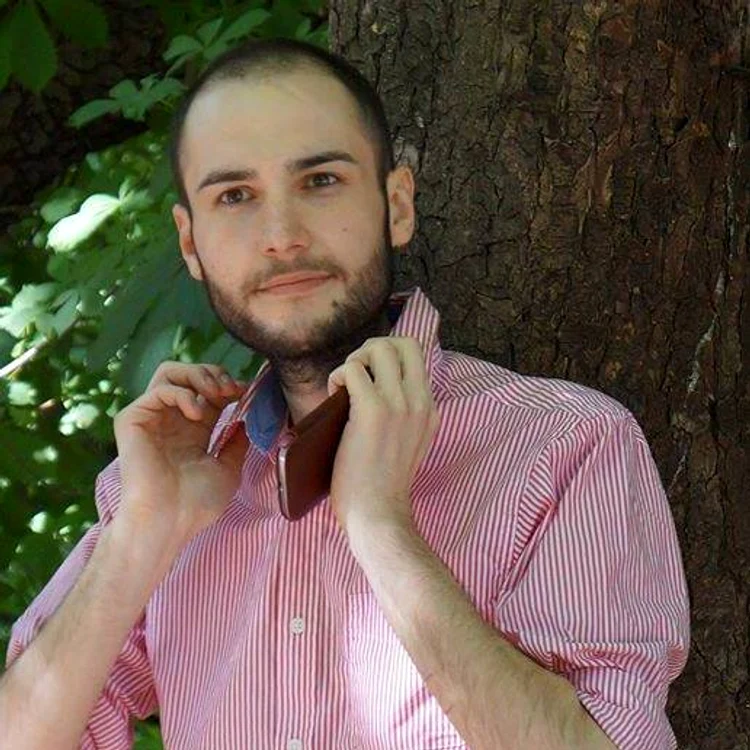 
    Conturile unde se pot depune bani pentru CosminFoto: Facebook  