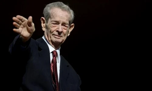 Istoricul Diana Mandache lansează volumul „Regele Mihai  Album istoric“ jpeg