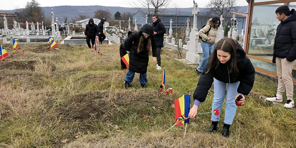 steaguri morminte eroi FOTO Vremea Noua (1) jpeg