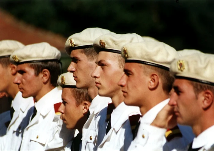 Pentru locurile scoase la concurs de cele trei instituţii militare de învăţământ liceal s-au înscris peste 1.600 de candidaţi FOTO: Mihai Burla/Mediafax