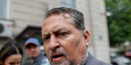 Cătălin Hideg face declarații de presă la sosirea la sediul DNA, în București. FOTO Inquam Photos / Octav Ganea