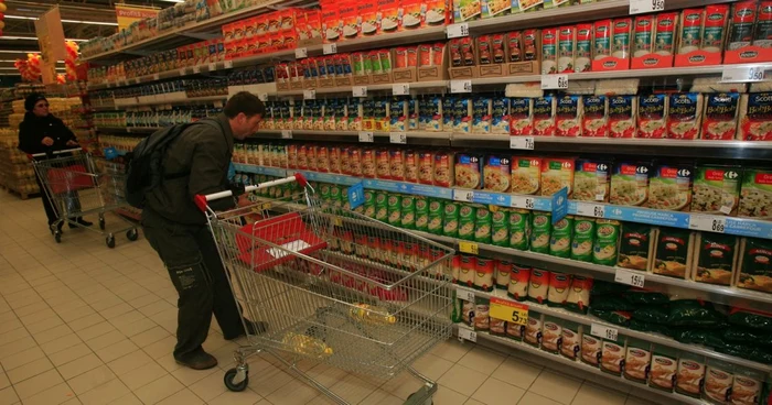 Carrefour renunţă la marca de produse ieftine pentru o altă marcă discount